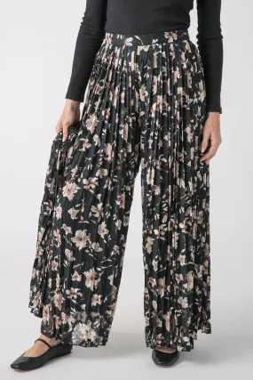 StainResistantFinish Quick Slip By Together Floral Pleated Pants