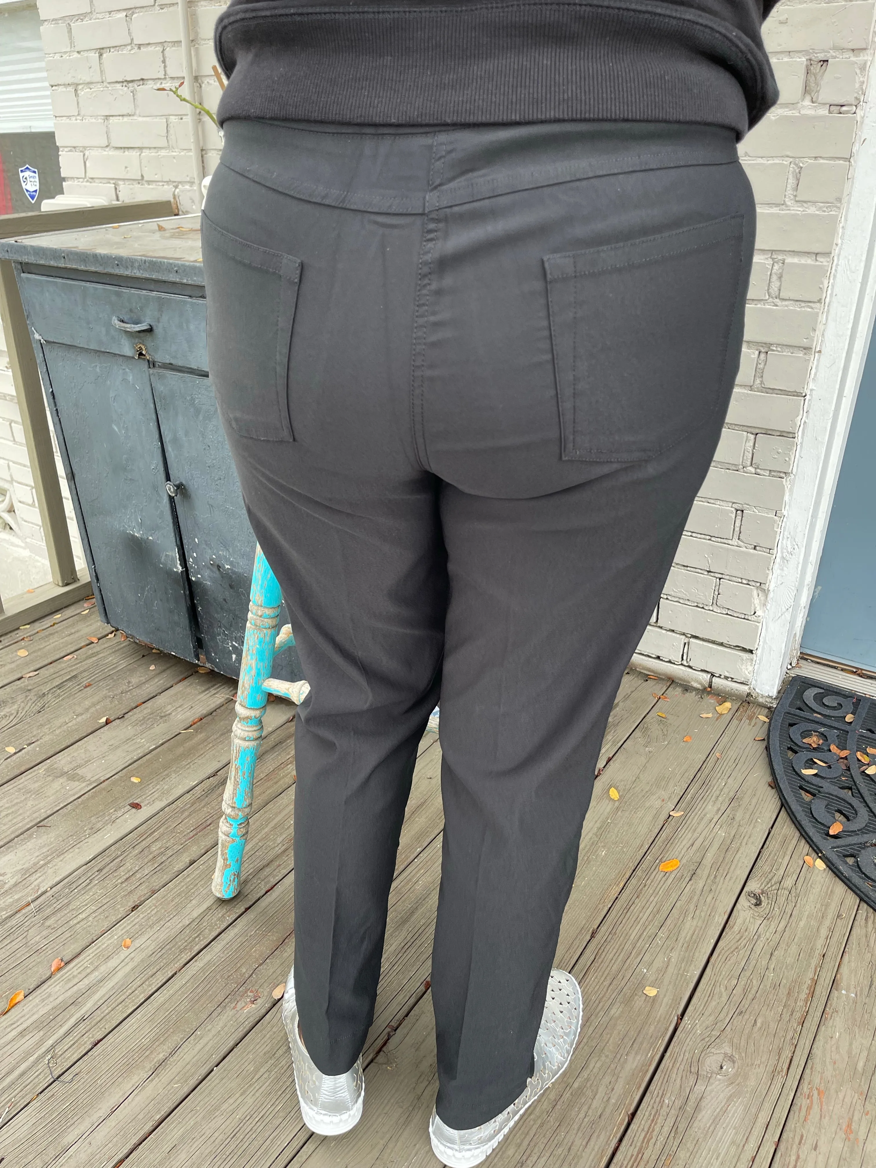 Flat Lock Stitching BLACK PULL-ON Ankle Pant w/ POCKETS