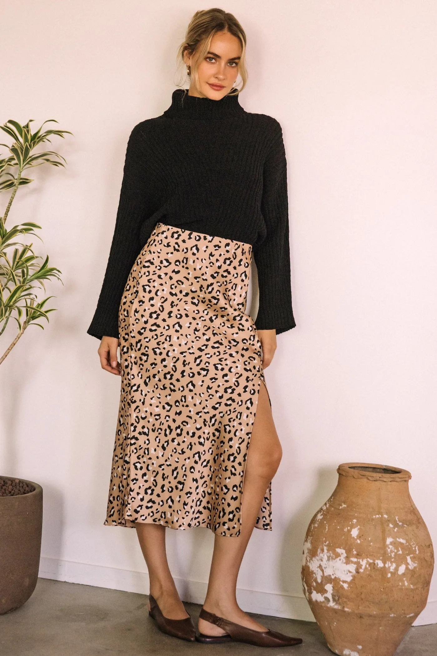 Media Feature Light Comfort ALEXIA LEOPARD MIDI SKIRT