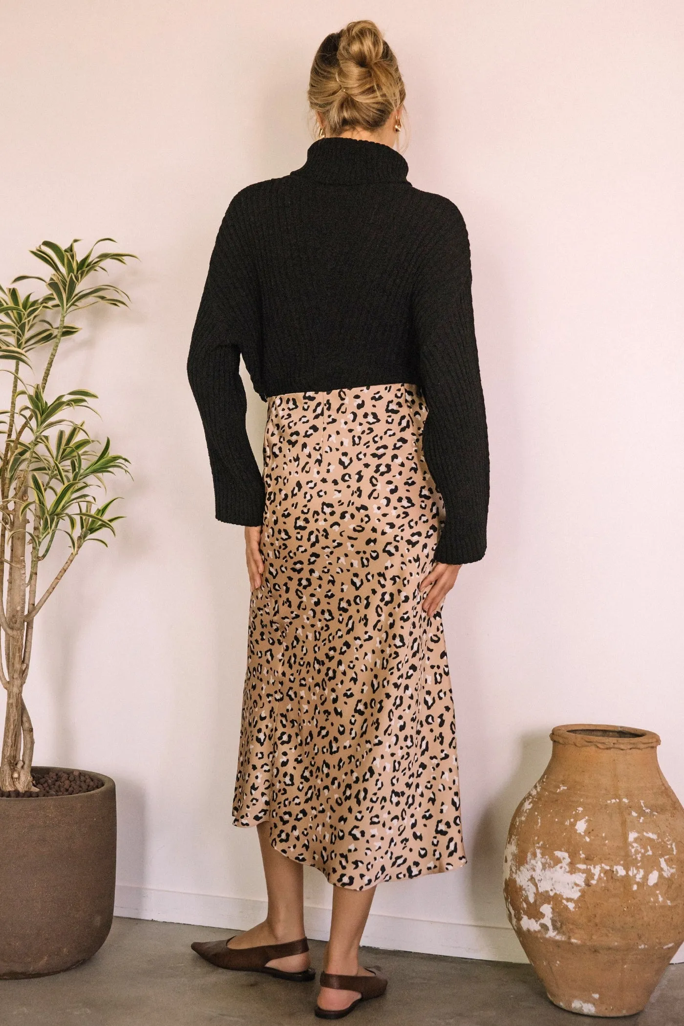 button detail ALEXIA LEOPARD MIDI SKIRT