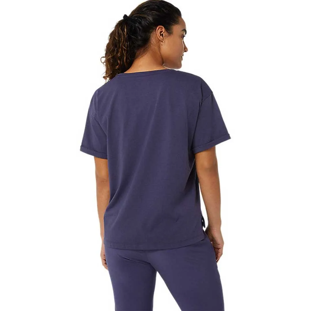 Asics - Women's Heritage Font Graphic T-Shirt (2032C263 501) Quick Access Closures