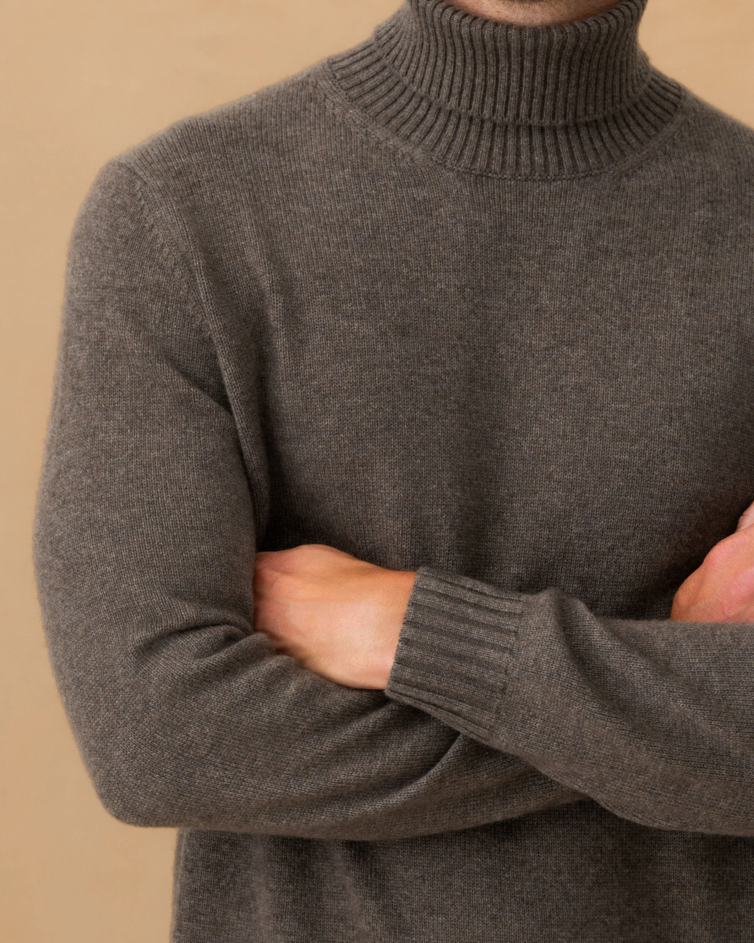 Cashmere Roll Neck Sweater Gentle Fit Reversible Seamless Design