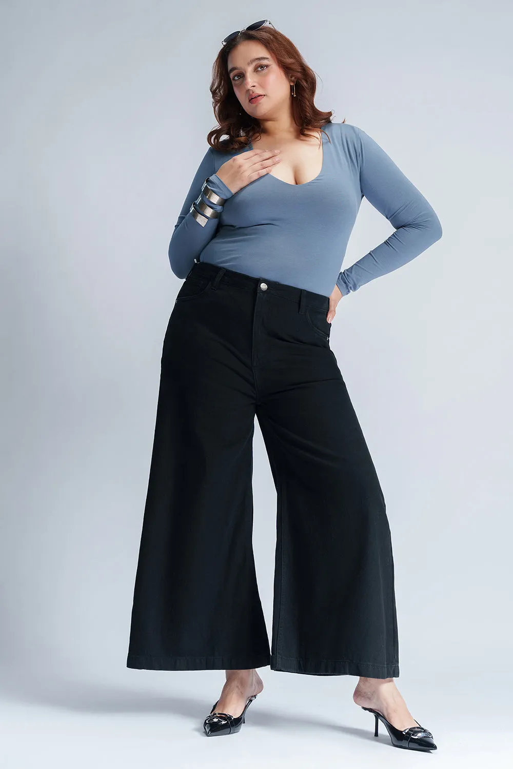 Neutral palette Athlete Fit Modern Autumn Days Ebony Dream Curve Flare Fit Jeans