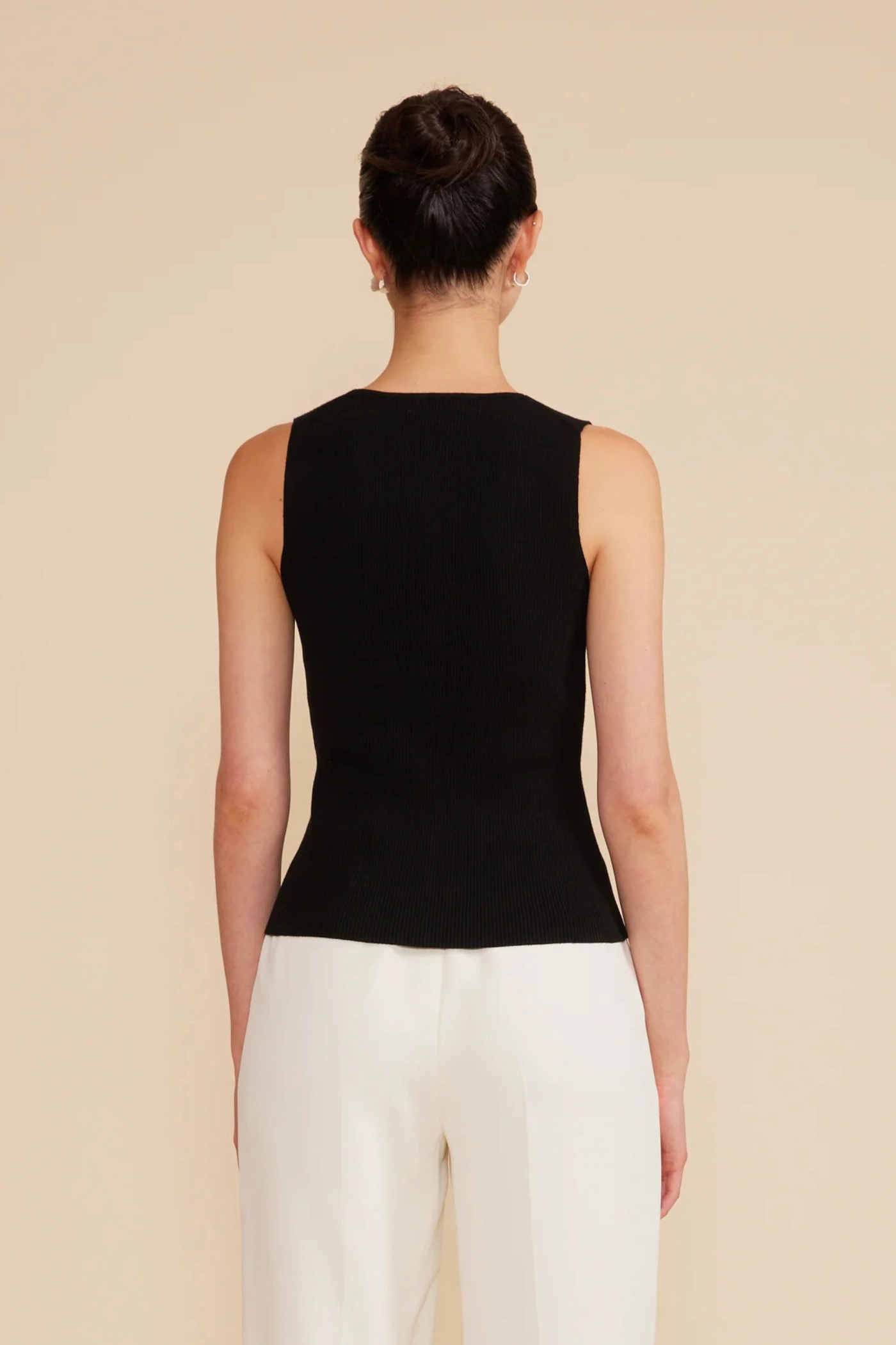 ERIS KNIT VEST large scale projects Ornamental