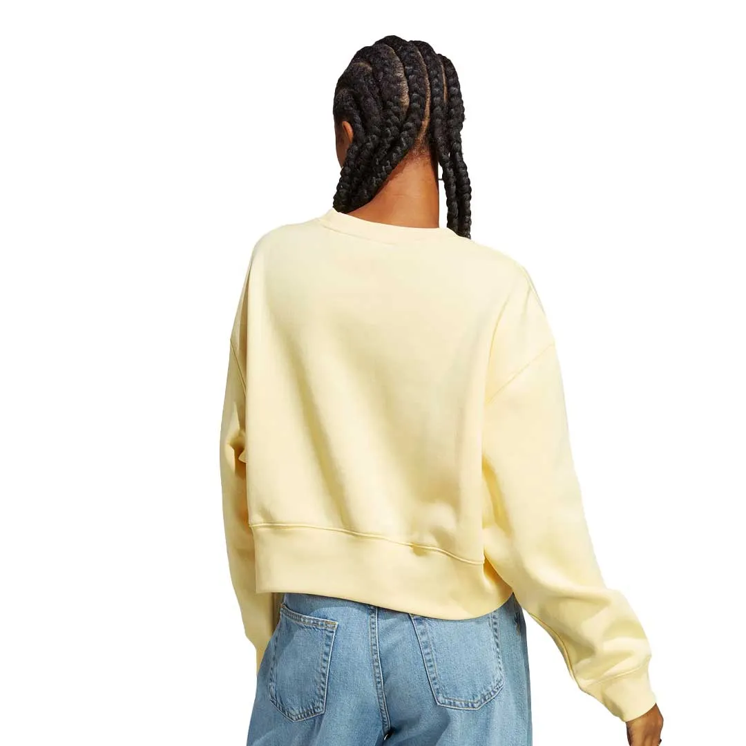 adidas - Women's Adicolor Essentials Crew Sweatshirt (HZ8640) Classic Casual Look