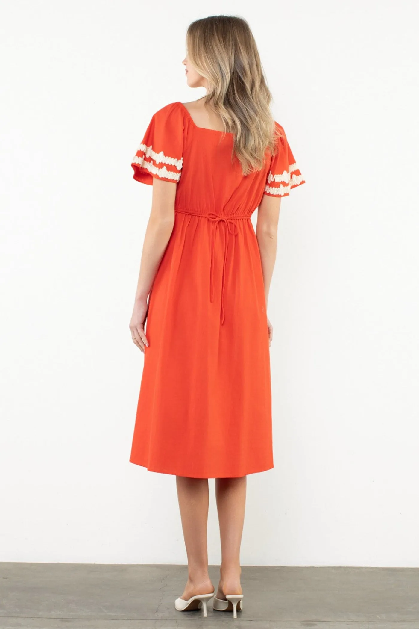 MACY SHIRRED SLEEVE FRONT SLIT MIDI DRESS Live Soft Chic Tone