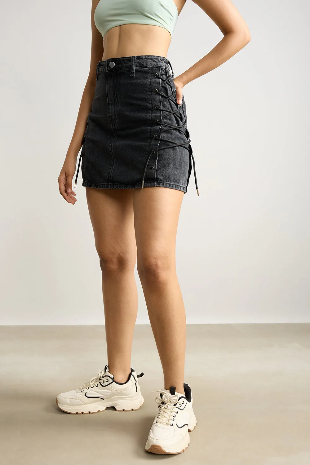 light texture Outfit Focused High Waisted Denim Skirt- Charcoal