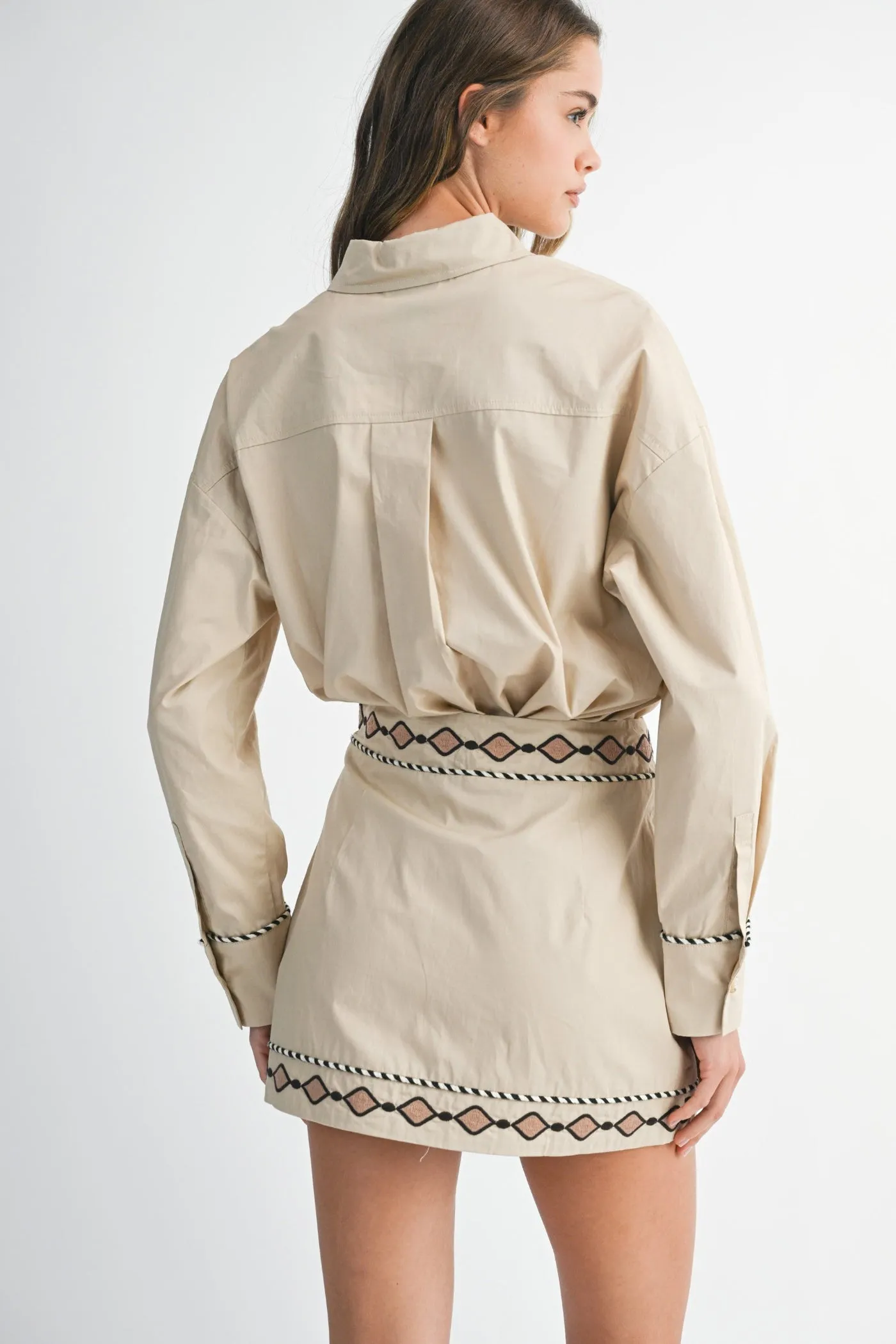 JENNY EMBROIDERED MINI SKIRT Bestseller Item yoga session