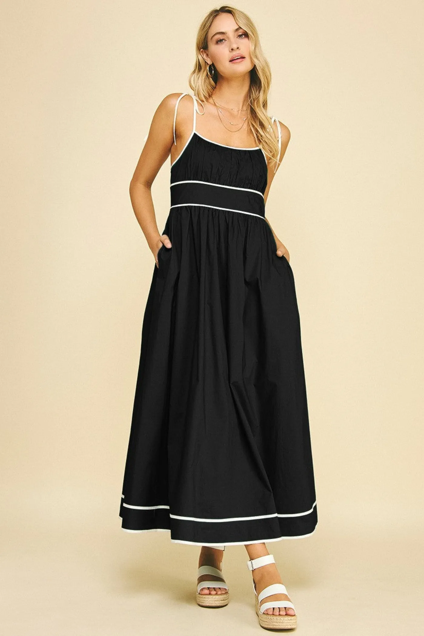LAURA CONTRAST MAXI DRESS Edgy Twist Bow-Detail