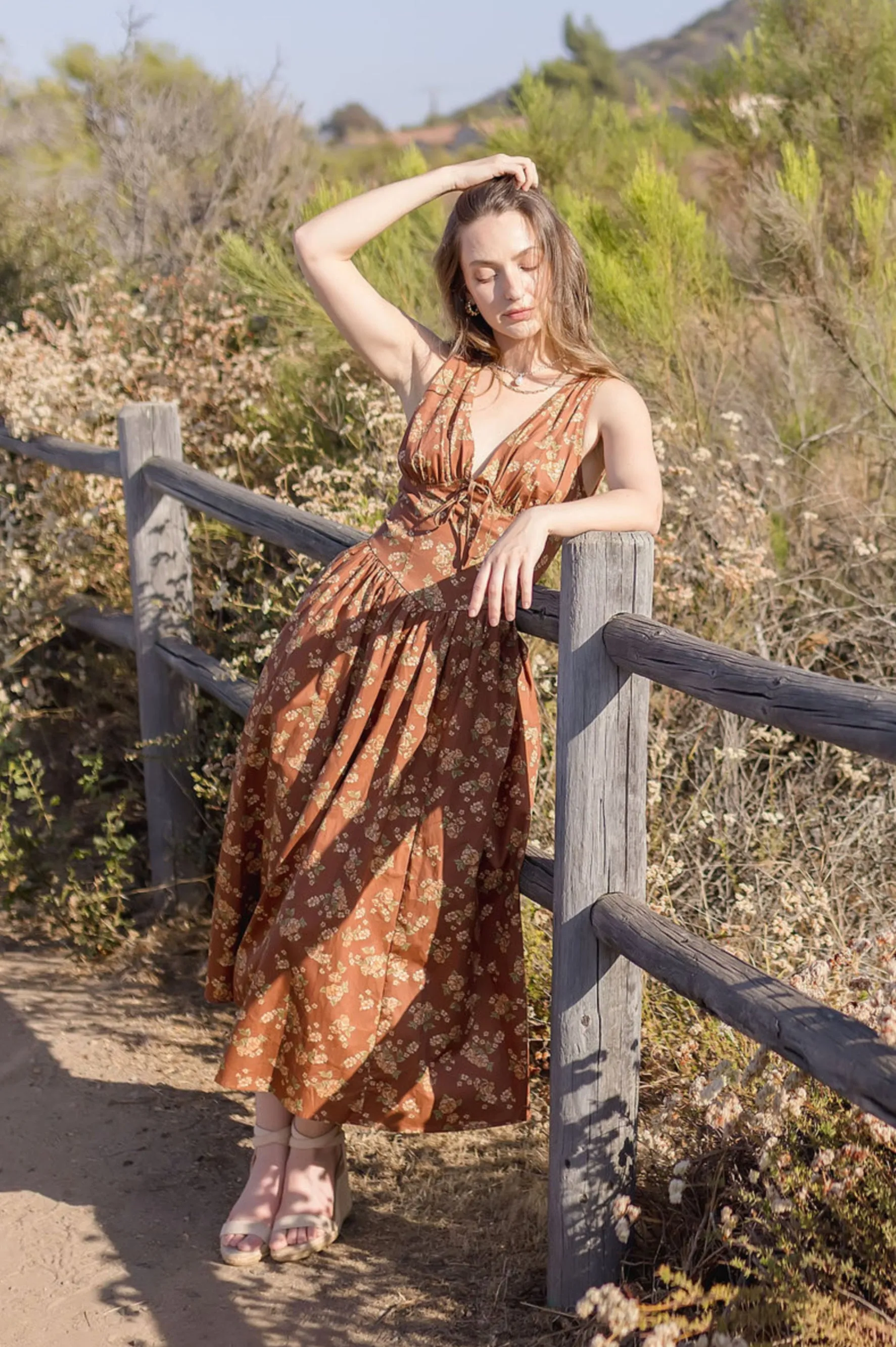 Mood Edge Soft Structure Mariah Sleeveless Corset Floral Print Midi Dress Brown