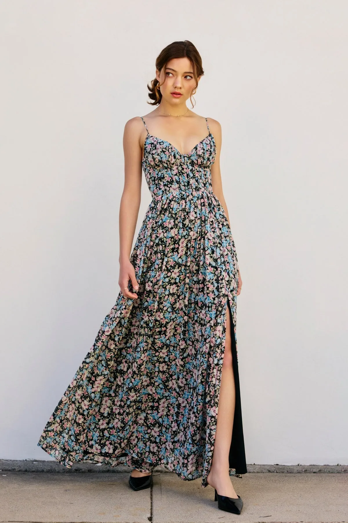 Minimal Harmony Skin Hug Olivia Sleeveless Corset Floral Print Back Tie Maxi Dress Black