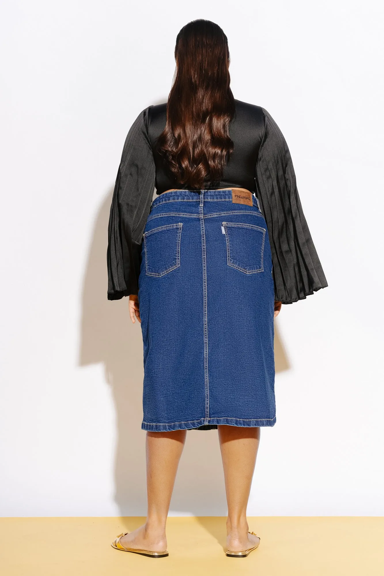 Season To Season Fresh Texture Curve Indigo Buttoned Bodycon Skirt