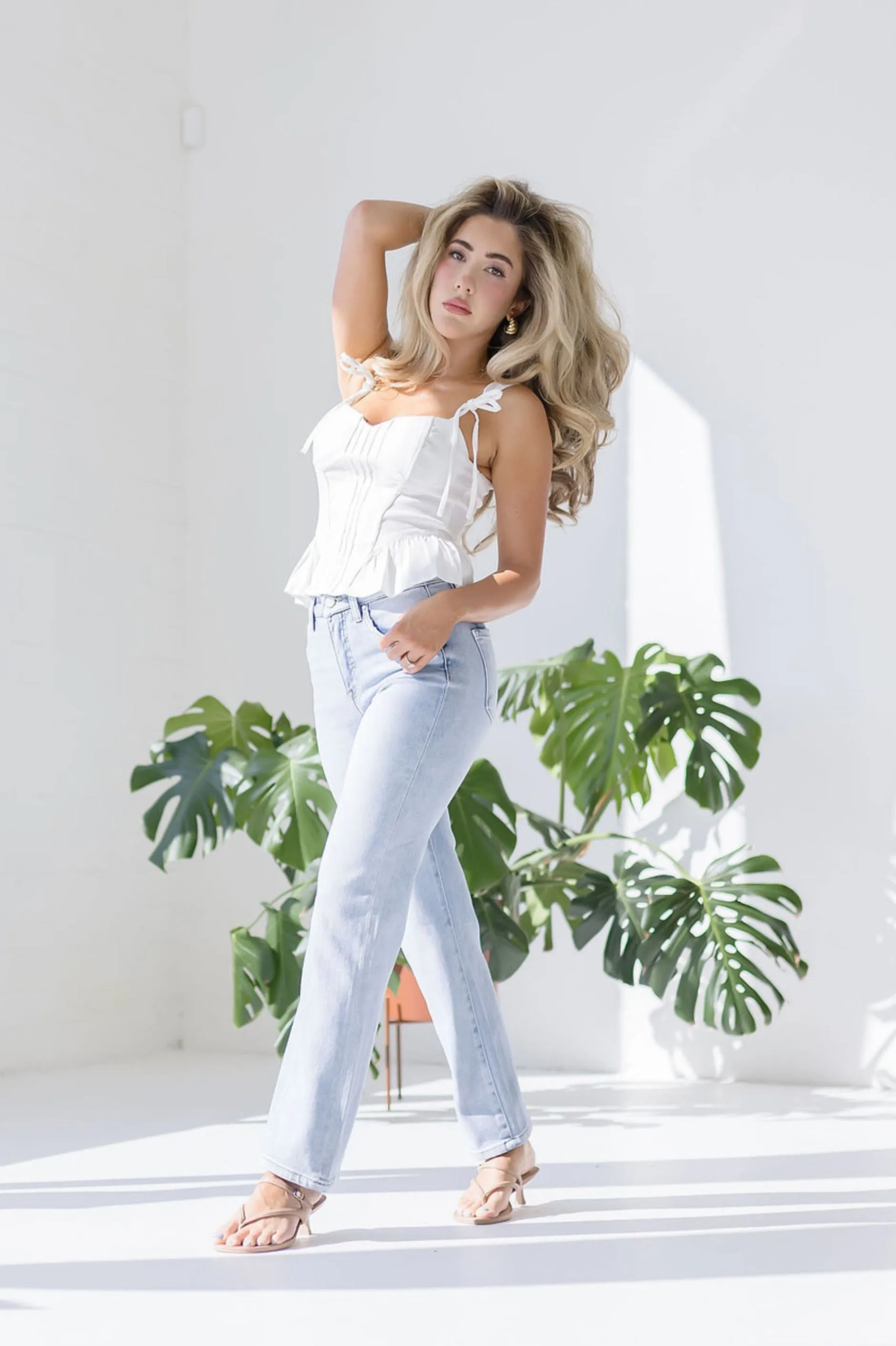 Essential Style Tatiana High Rise Cropped Straight Leg Jeans Light Wash