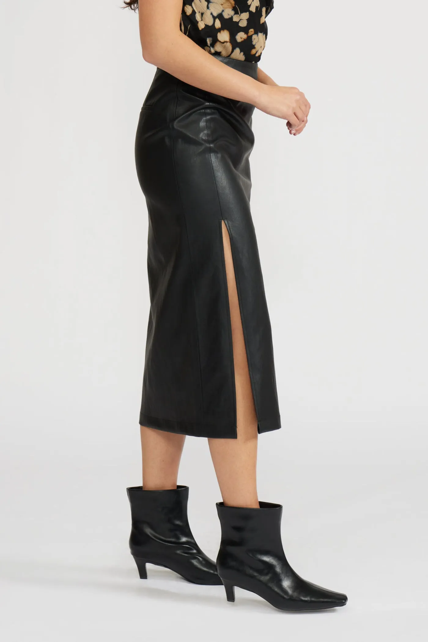 TAYLOR LEATHER MIDI SKIRT Art Gallery Visit