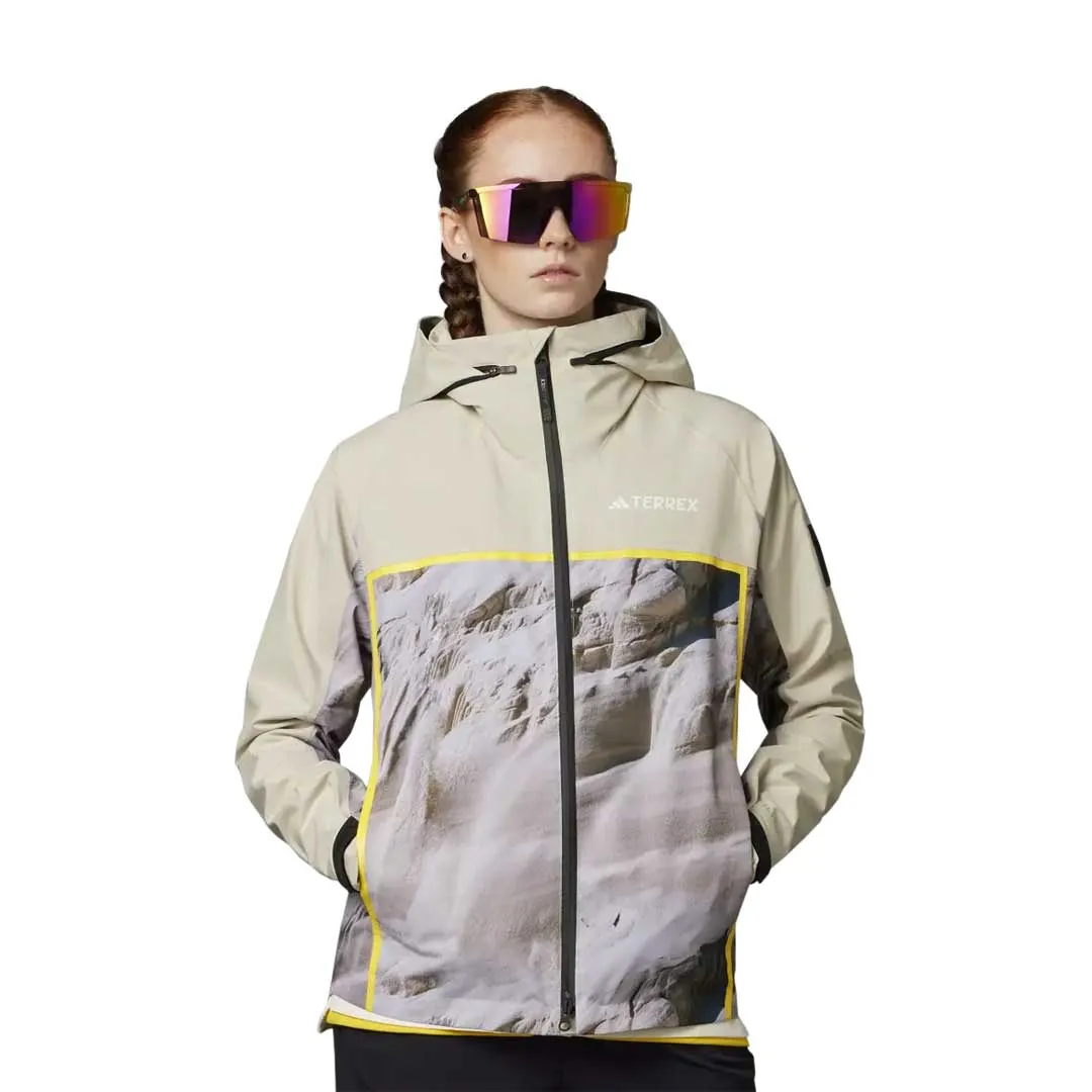 adidas - Women's Terrex National Geographic Rain.Rdy Jacket (IC1992) NoiseReduciting Fabric