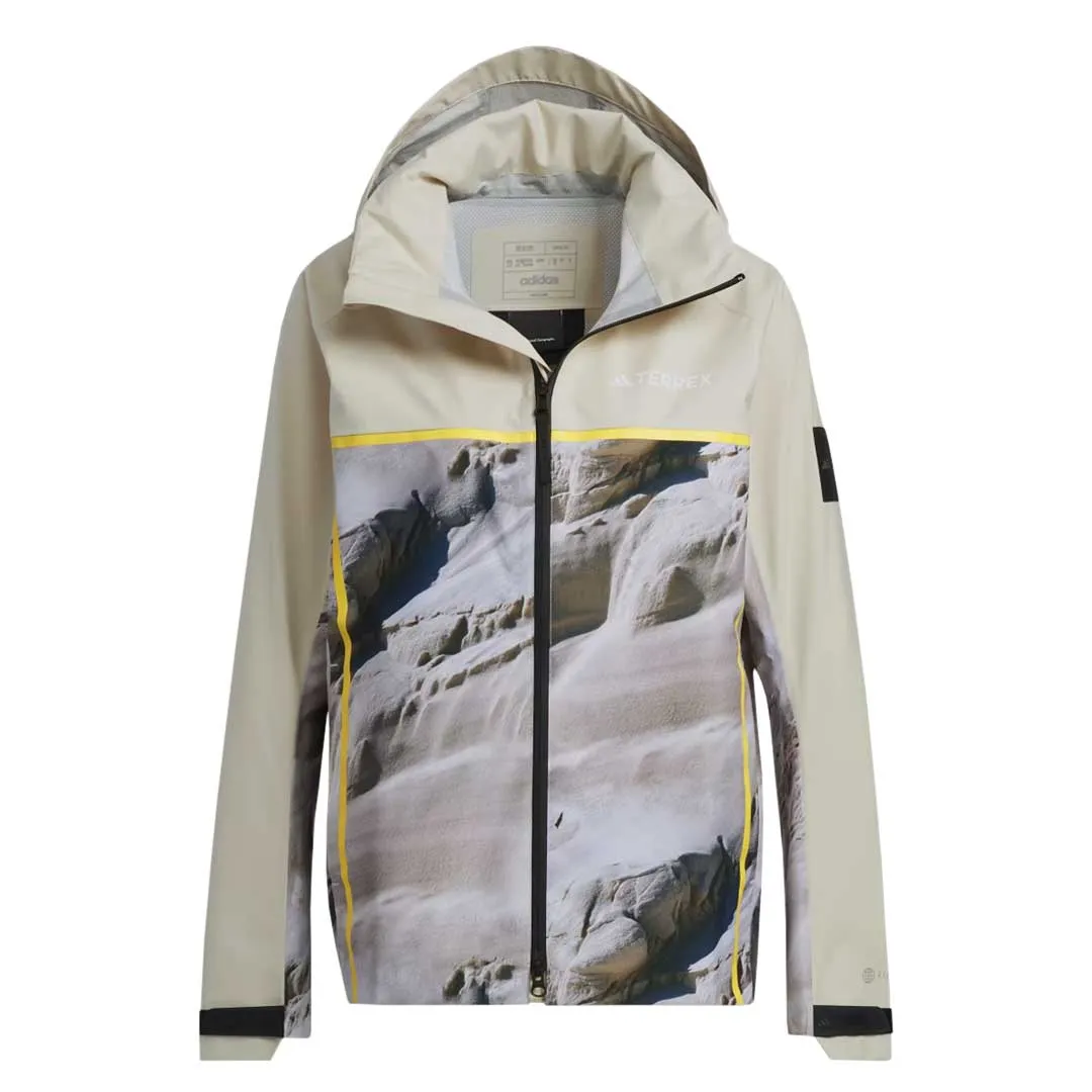 adidas - Women's Terrex National Geographic Rain.Rdy Jacket (IC1992) Breathable Membrane Waterproof Technology