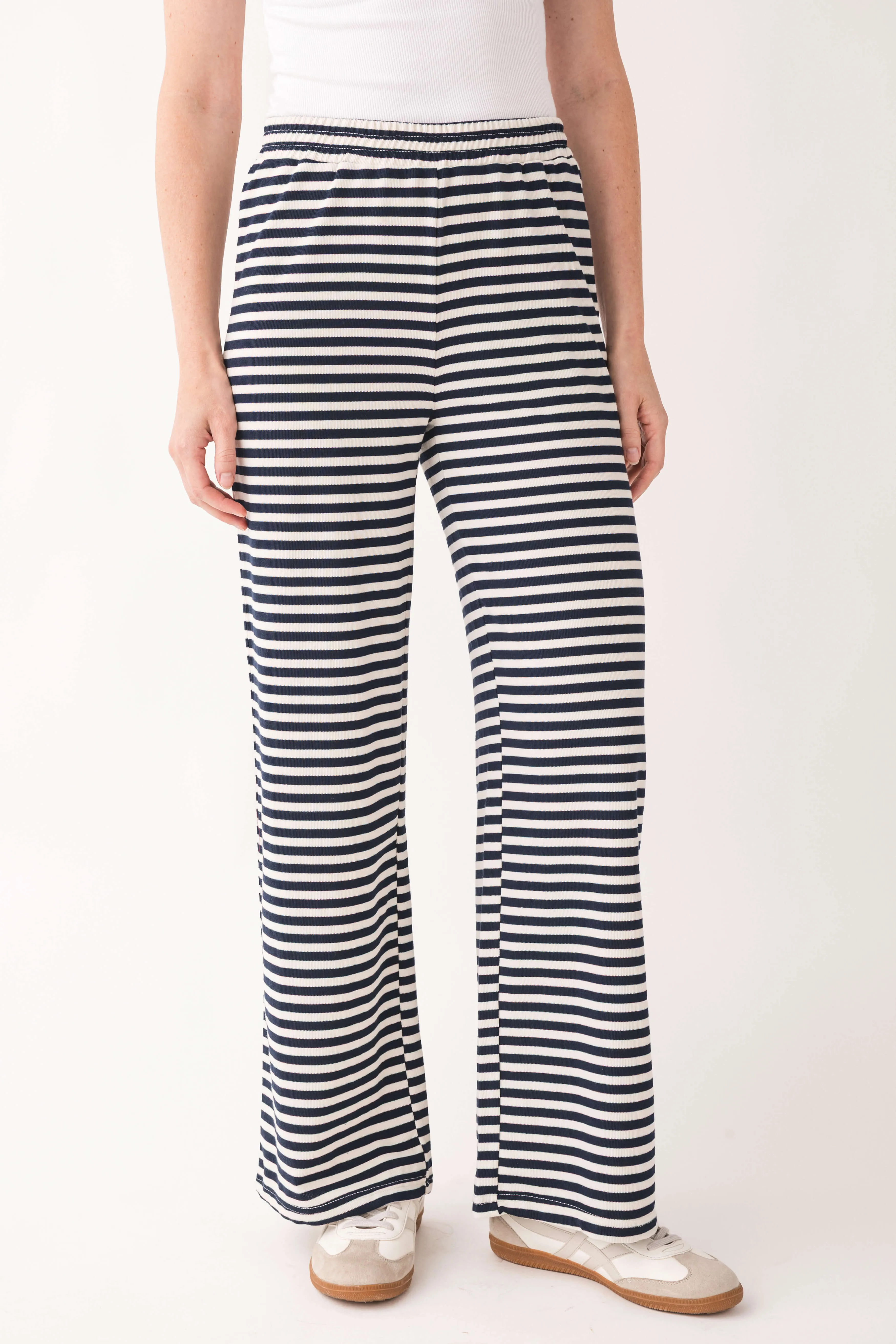 Ultimate Wear Soft Lines Things Between Striped Knit Pants