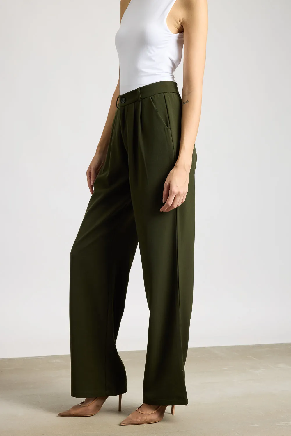 Anti Pilling Finish NonBindingWaistline Women's Pleated Olive Korean Pants